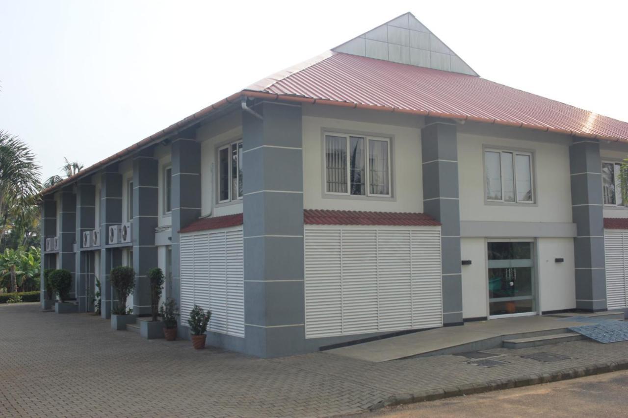 Hotel Angamaly Convention Centre Kochi Exterior foto
