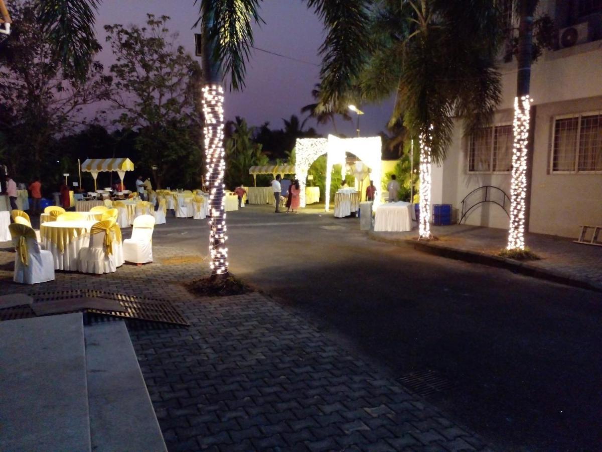 Hotel Angamaly Convention Centre Kochi Exterior foto